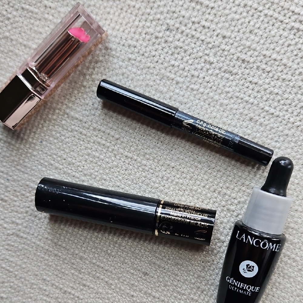 Lancôme Black Cosmetic Bag with 4 Mini/Travel Items - Picture 8 of 16